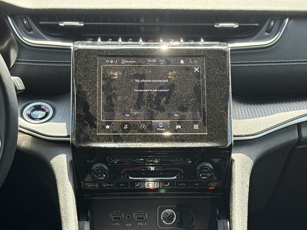 Used 2024 Jeep Grand Cherokee Altitude RWD image 12