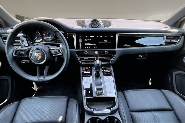 Used 2025 Porsche Macan AWD/4WD image 7