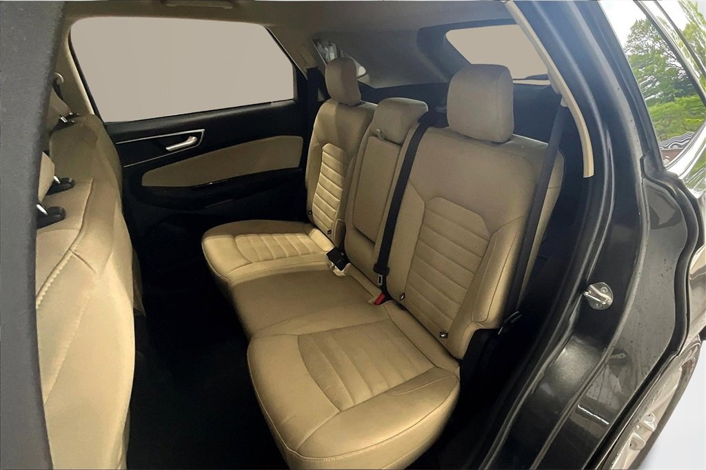 Used 2019 Ford Edge SEL image 22