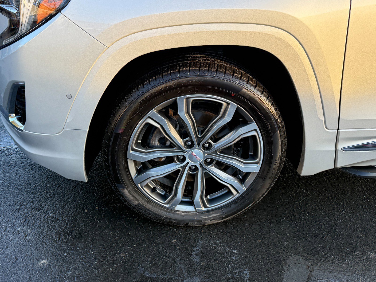 Used 2018 GMC Terrain Denali w/ LPO, 'HIT The Road' Package image 9