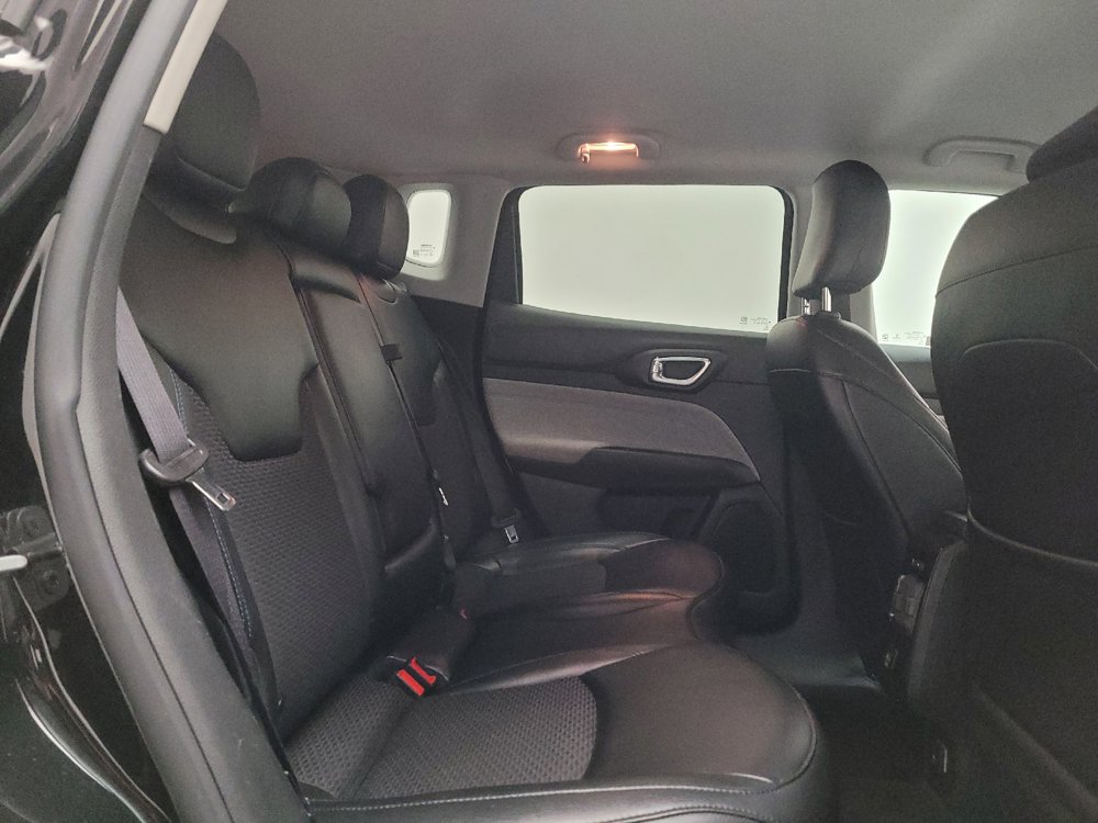 Used 2022 Jeep Compass Latitude FWD image 19