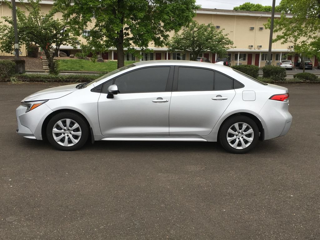 Used 2023 Toyota Corolla LE FWD image 3