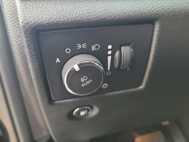 Used 2015 Jeep Grand Cherokee Altitude image 17