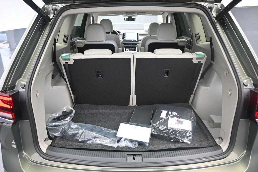 New 2026 Volkswagen Atlas SEL Premium R-Line AWD/4WD image 24