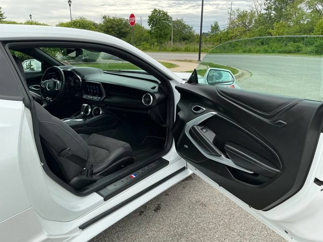 Used 2019 Chevrolet Camaro SS w/ LPO, Ground Effects Package RWD image 16