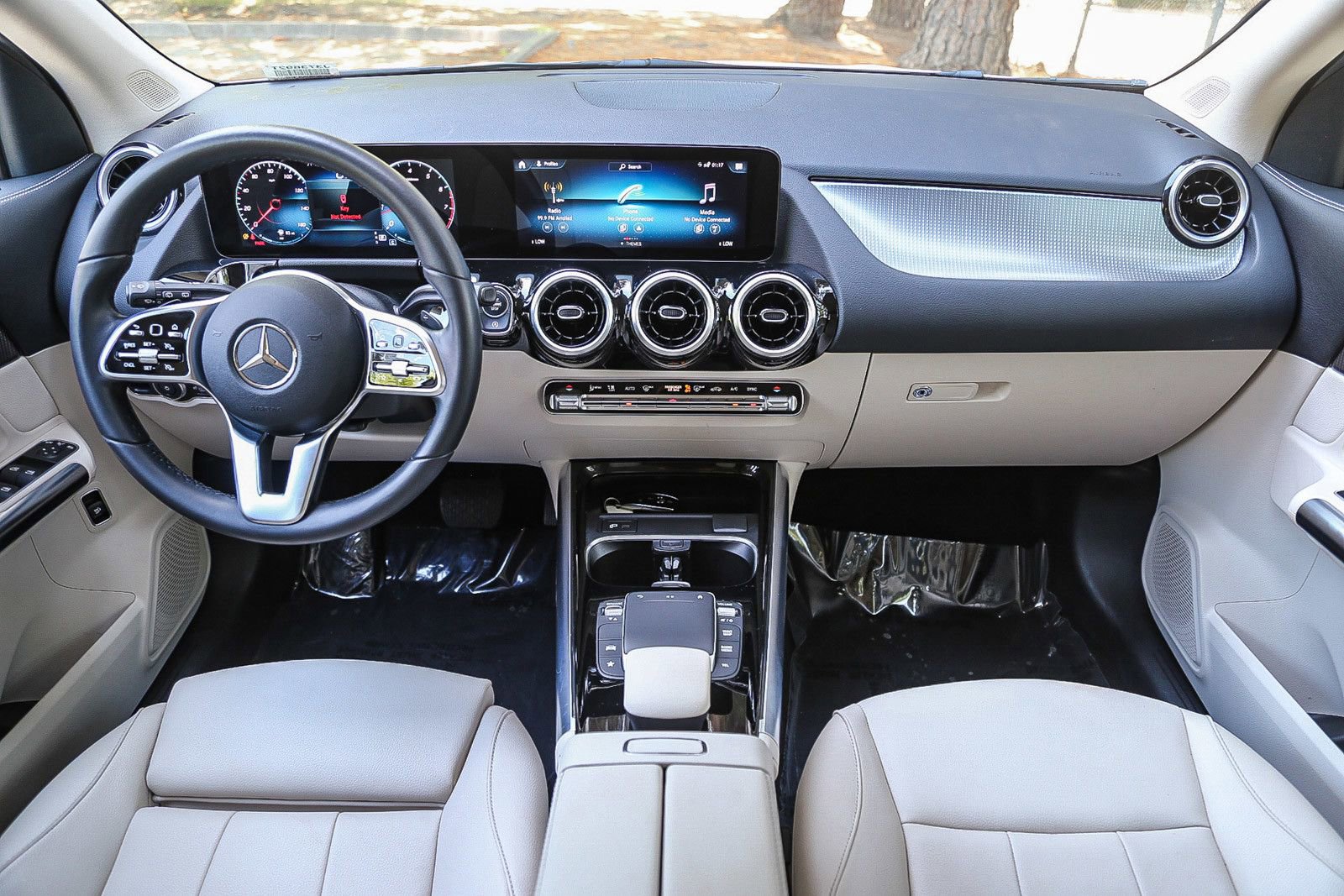 Used 2022 Mercedes-Benz GLA 250 4MATIC image 10