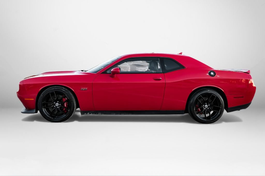 Used 2015 Dodge Challenger SRT w/ Technology Group image 9