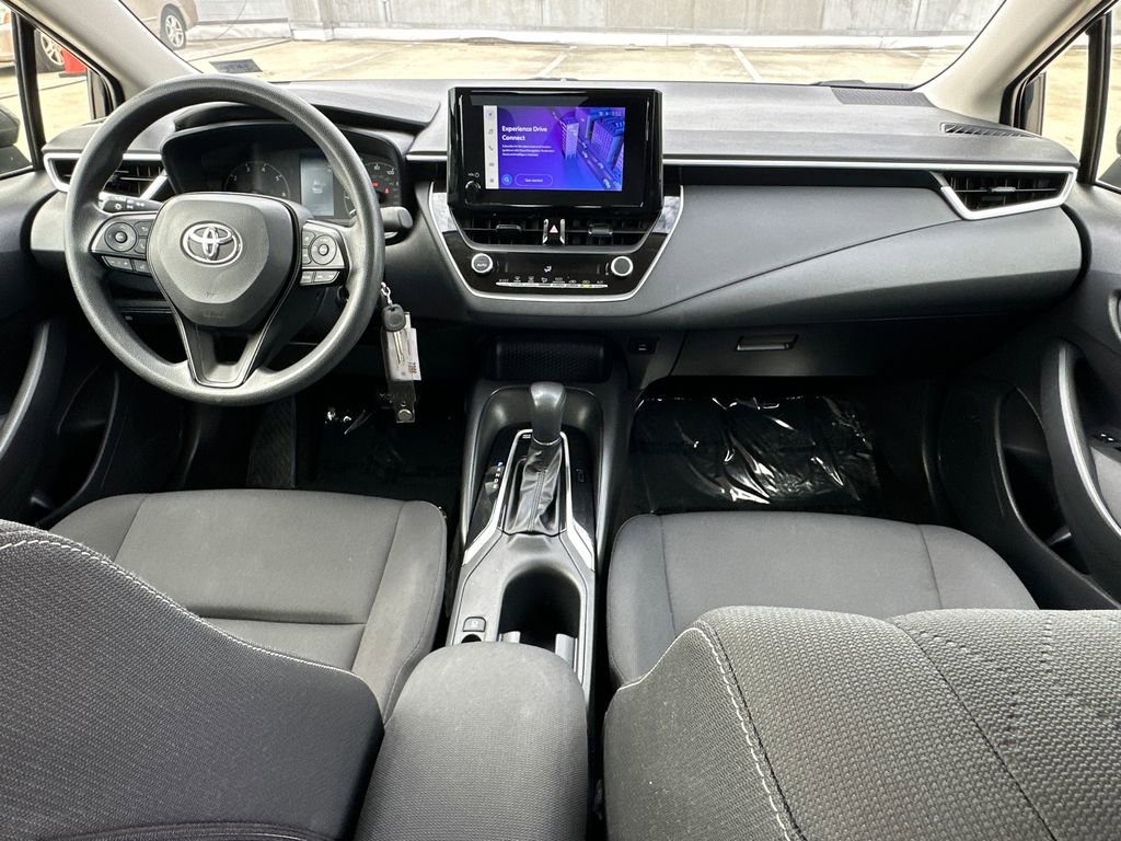 Used 2025 Toyota Corolla LE image 12