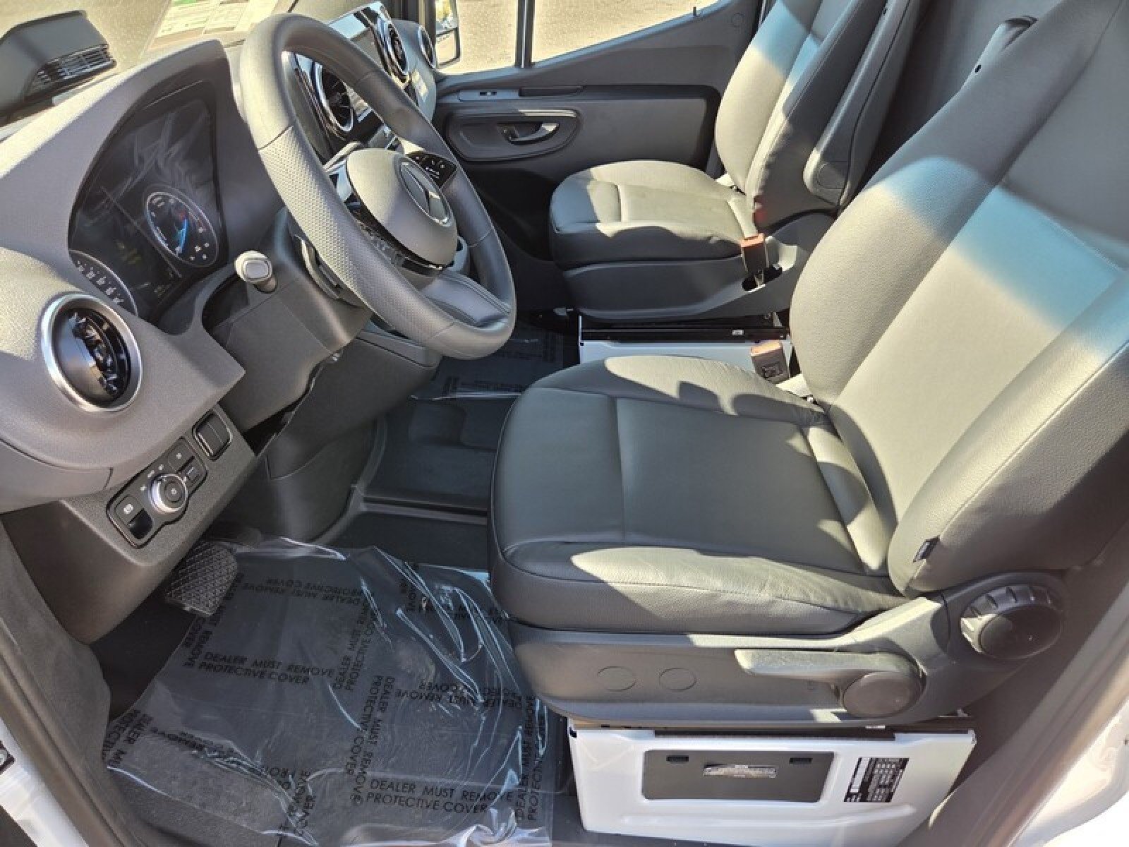 New 2025 Mercedes-Benz eSprinter 170 Cargo image 11