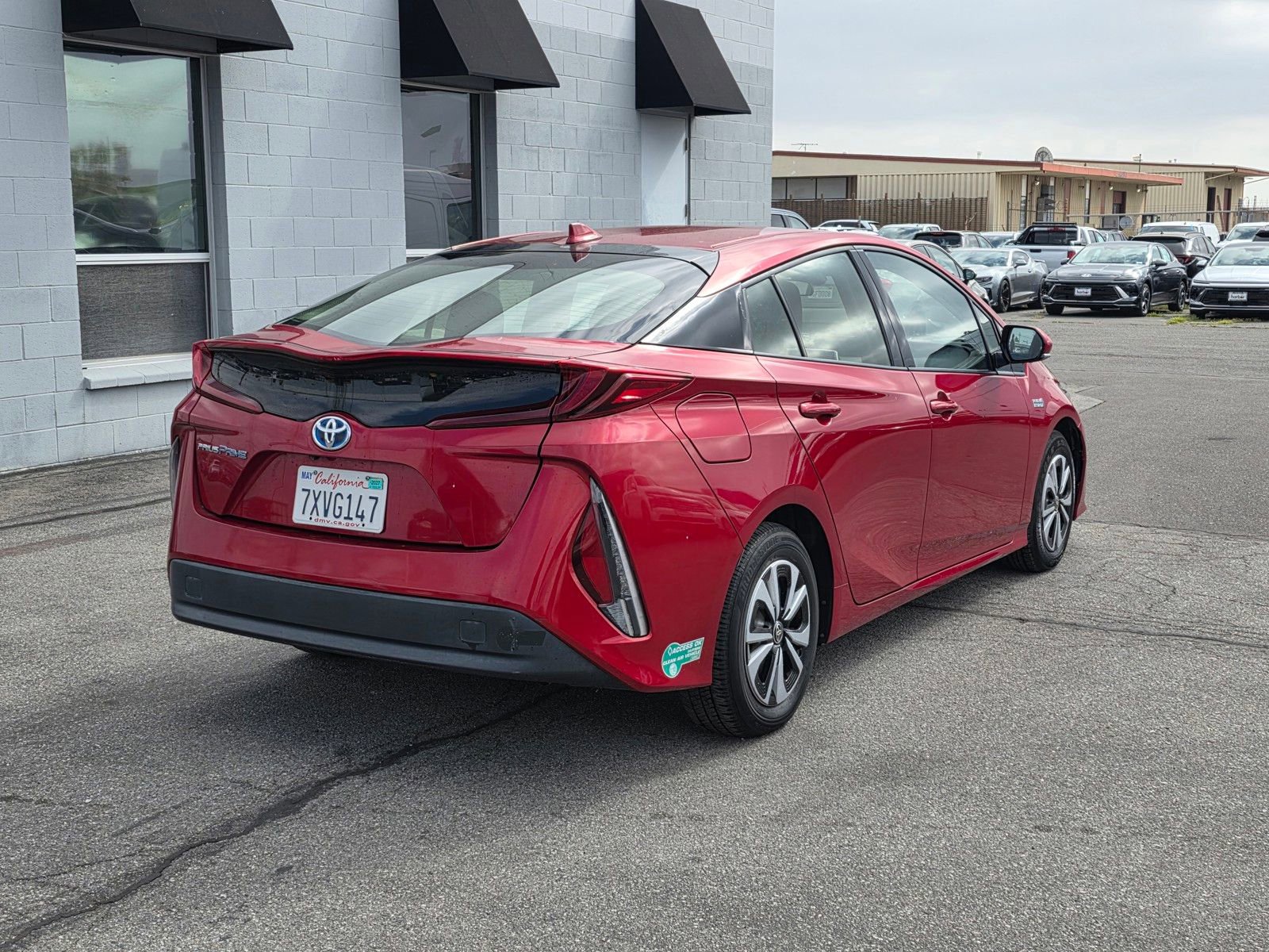 Used 2017 Toyota Prius Prime Plus w/ Carpet Mat Package FWD image 7