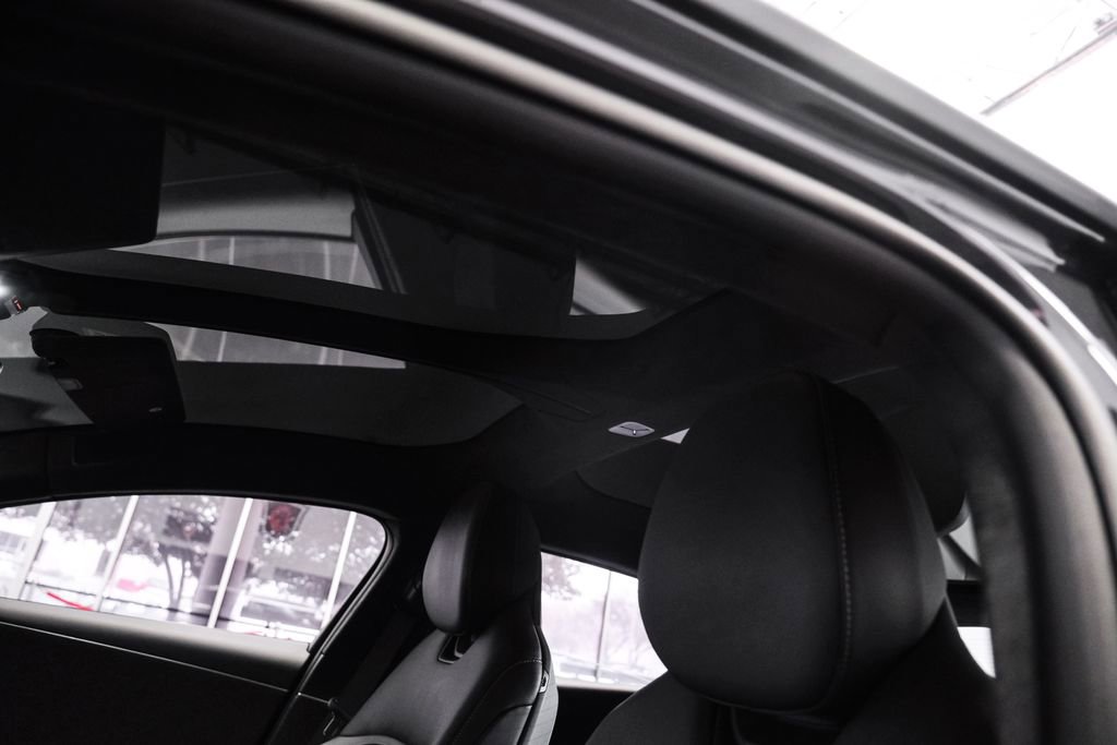 Used 2024 Lucid Air Touring image 6