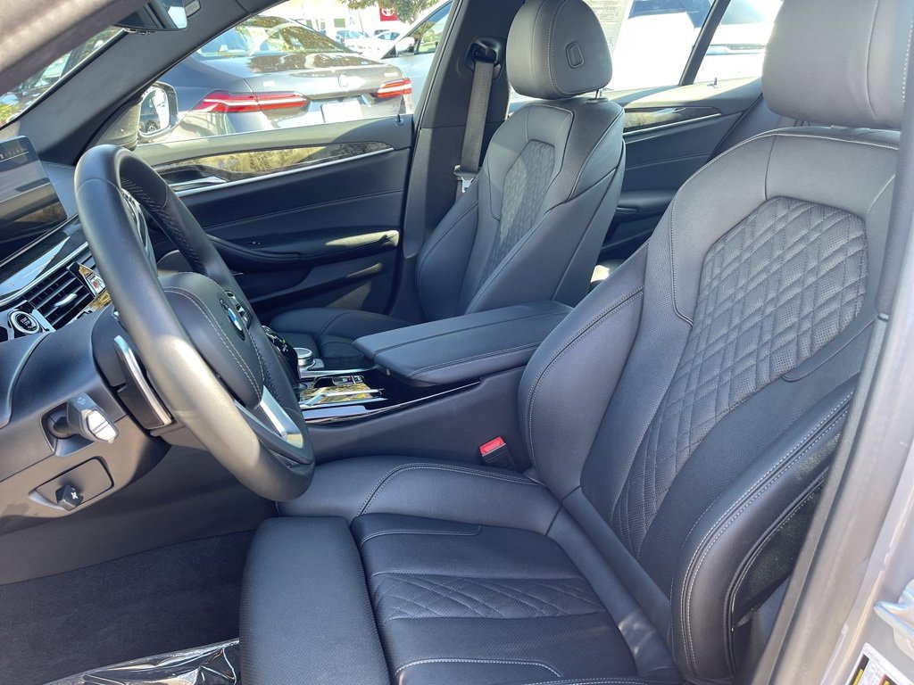 Used 2022 BMW 540i w/ Premium Package image 13