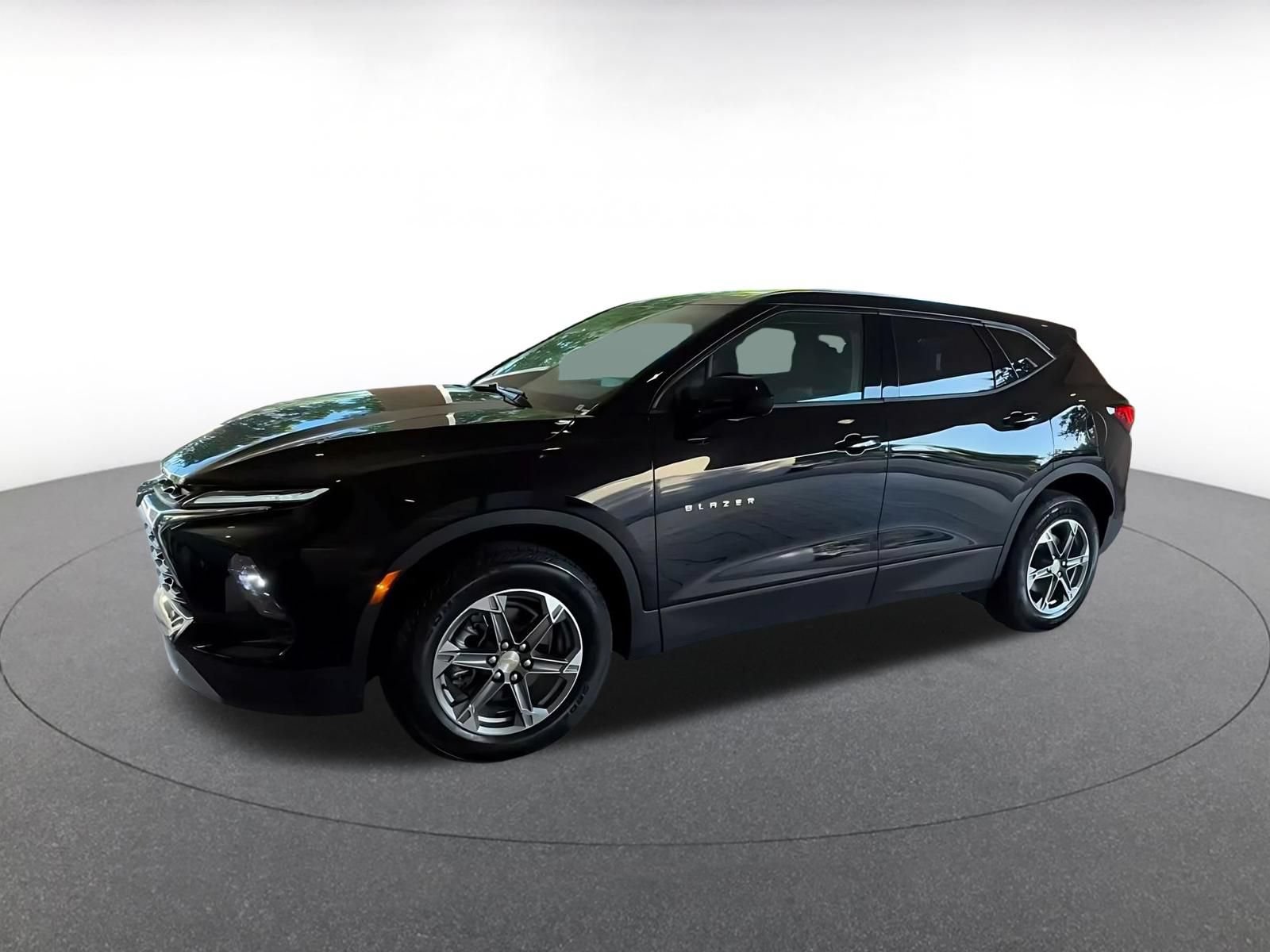 Used 2026 Chevrolet Blazer LT FWD image 7