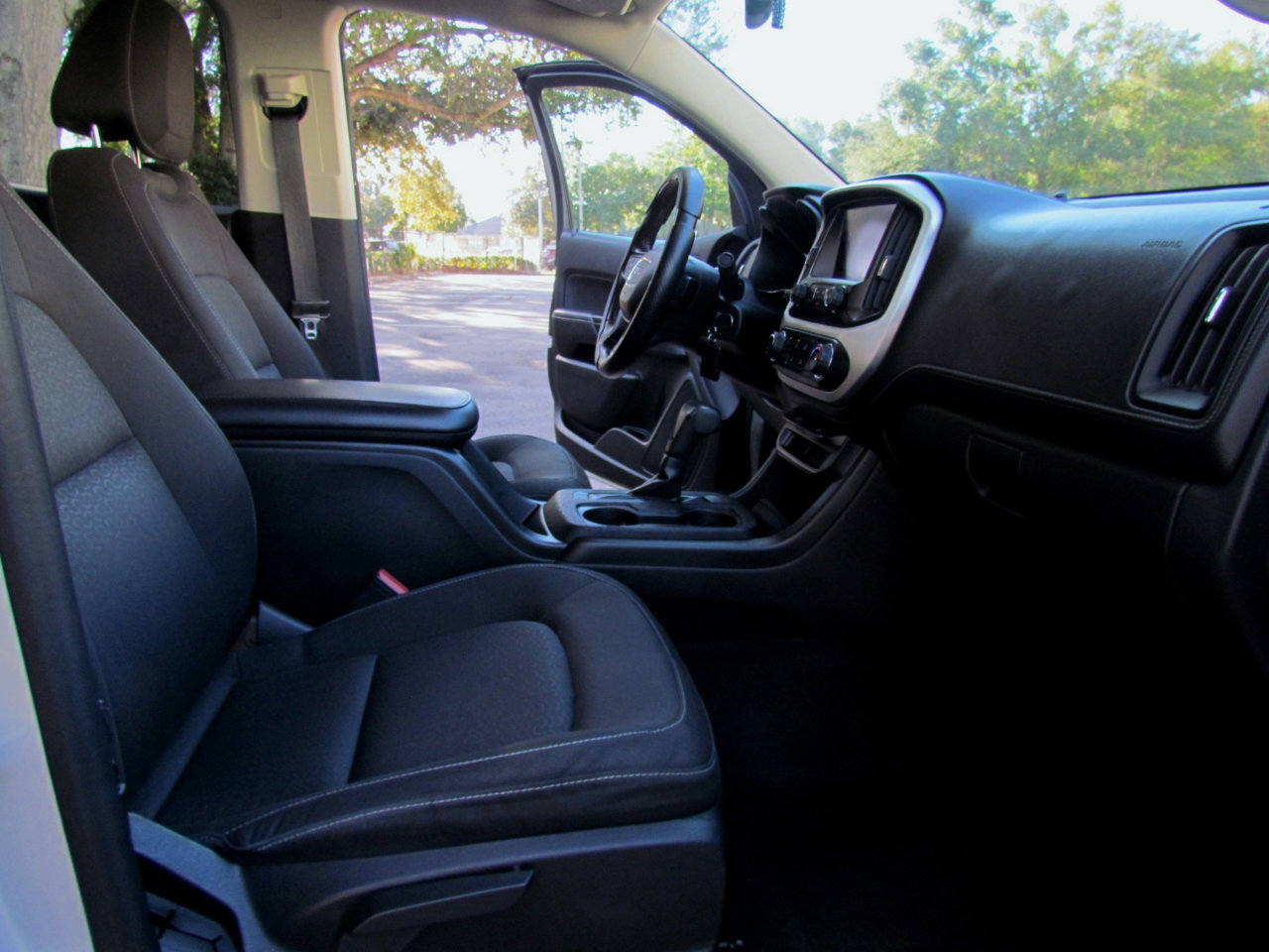 Used 2015 GMC Canyon SLE w/ SLE Convenience Package image 19