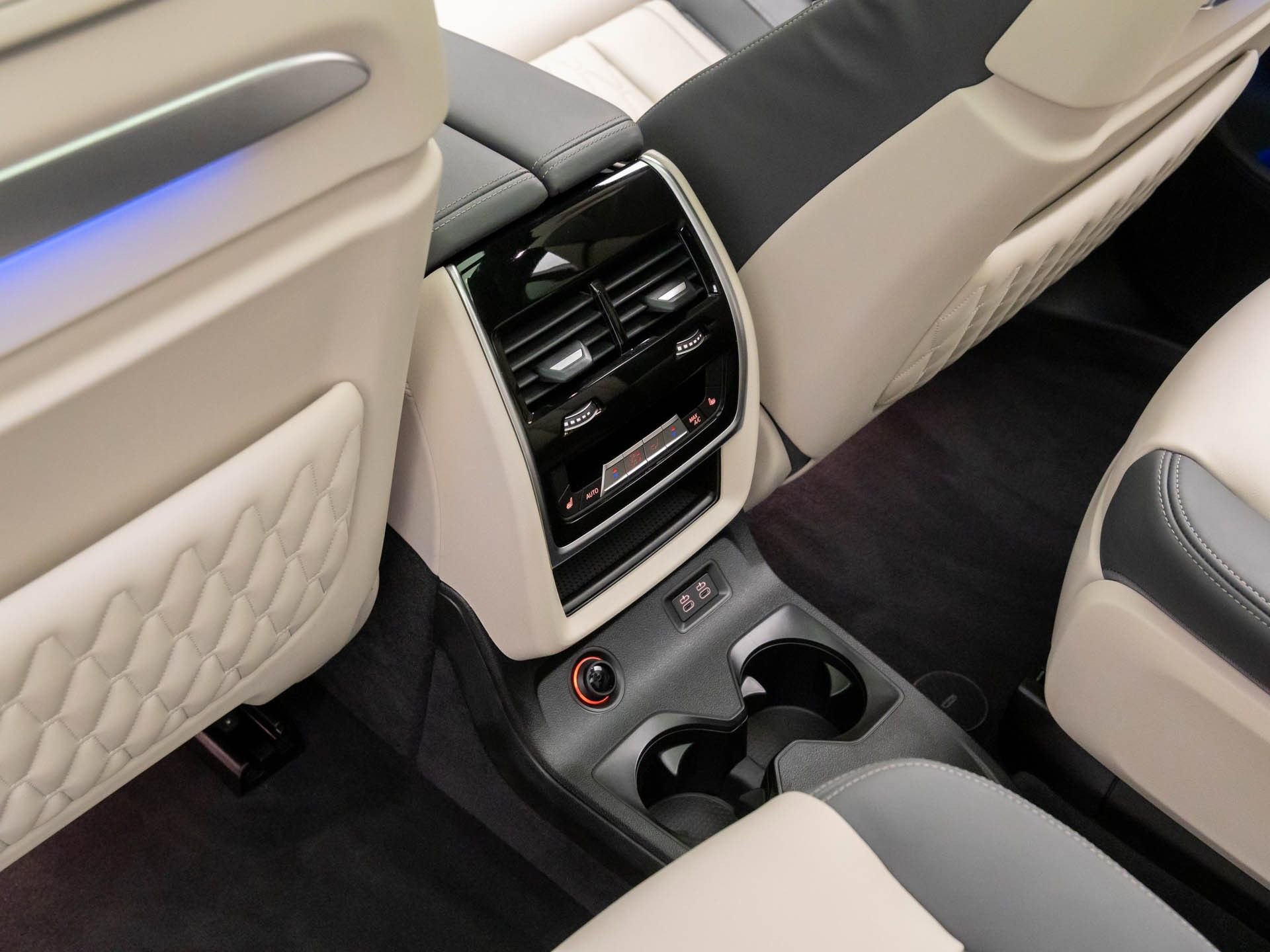 Certified 2025 BMW X7 M60i image 20