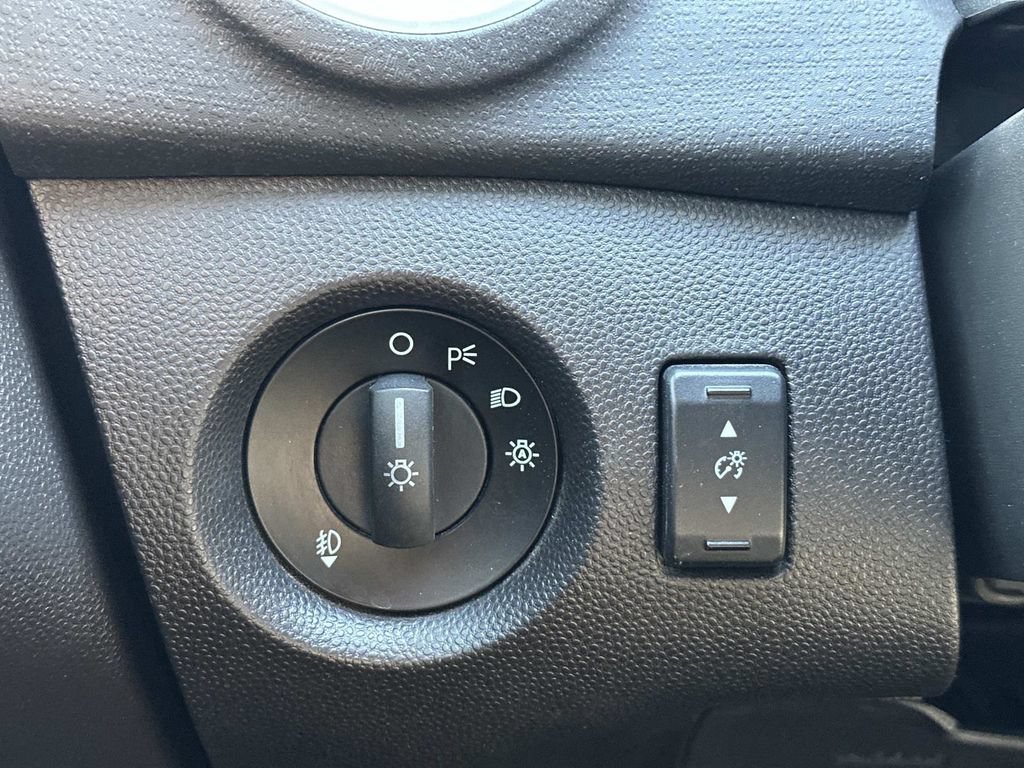 Used 2015 Ford Fiesta ST FWD image 25