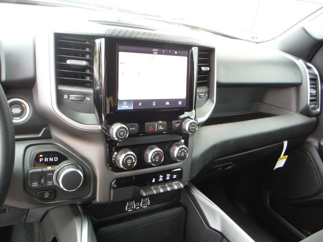 New 2026 RAM 1500 Express AWD/4WD image 23