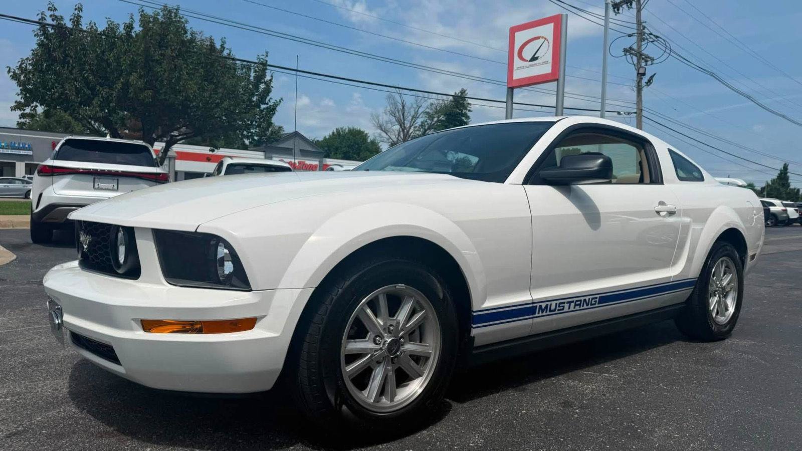 Used 2006 Ford Mustang Coupe RWD image 7