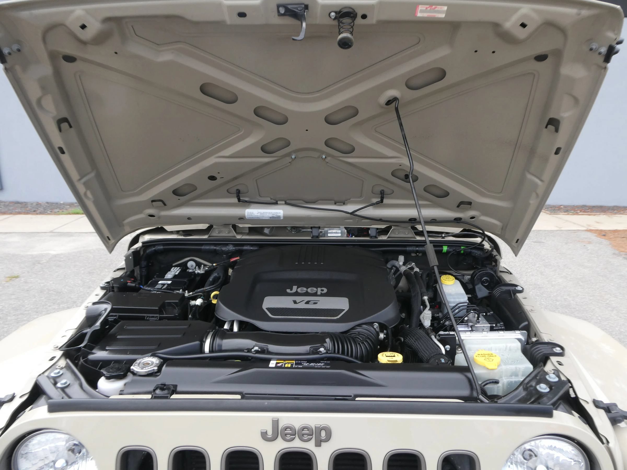 Used 2018 Jeep Wrangler Sport AWD/4WD image 29