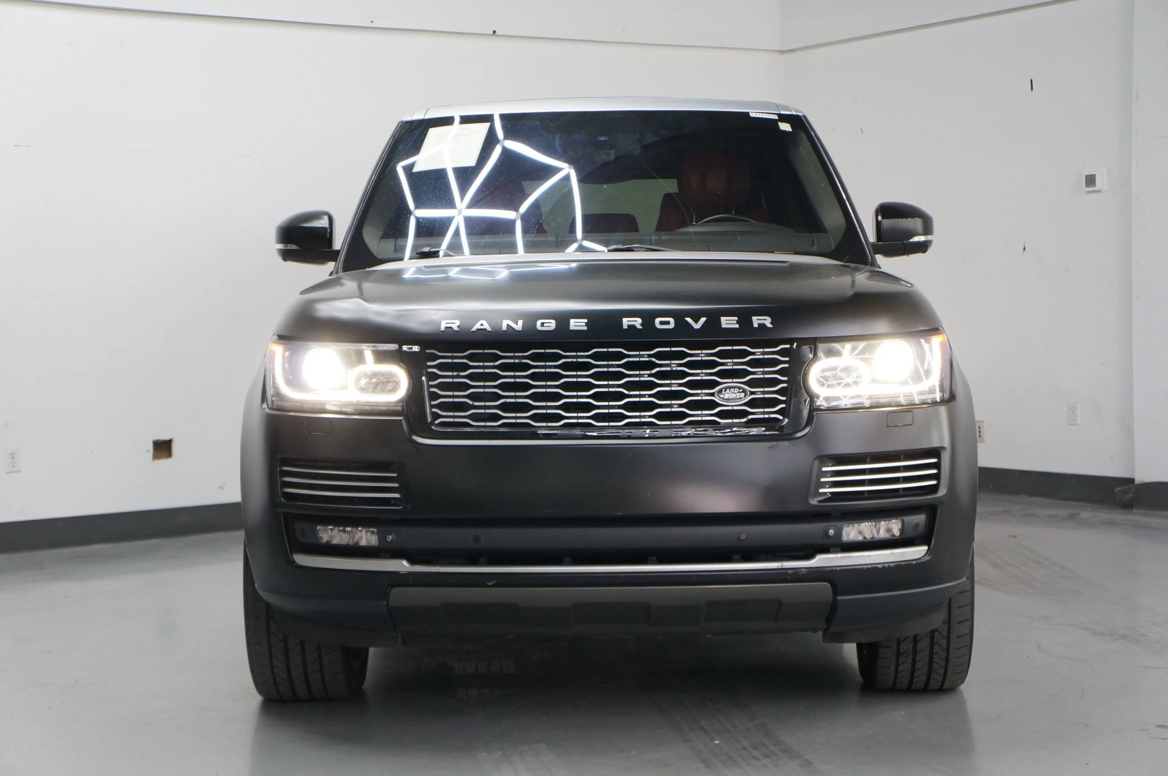 Used 2014 Land Rover Range Rover Autobiography image 4