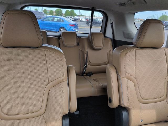 Used 2025 INFINITI QX80 Luxe AWD/4WD image 11