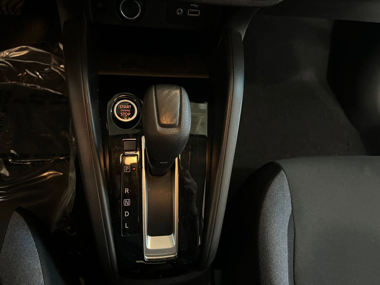 Used 2025 Nissan Versa SV image 40