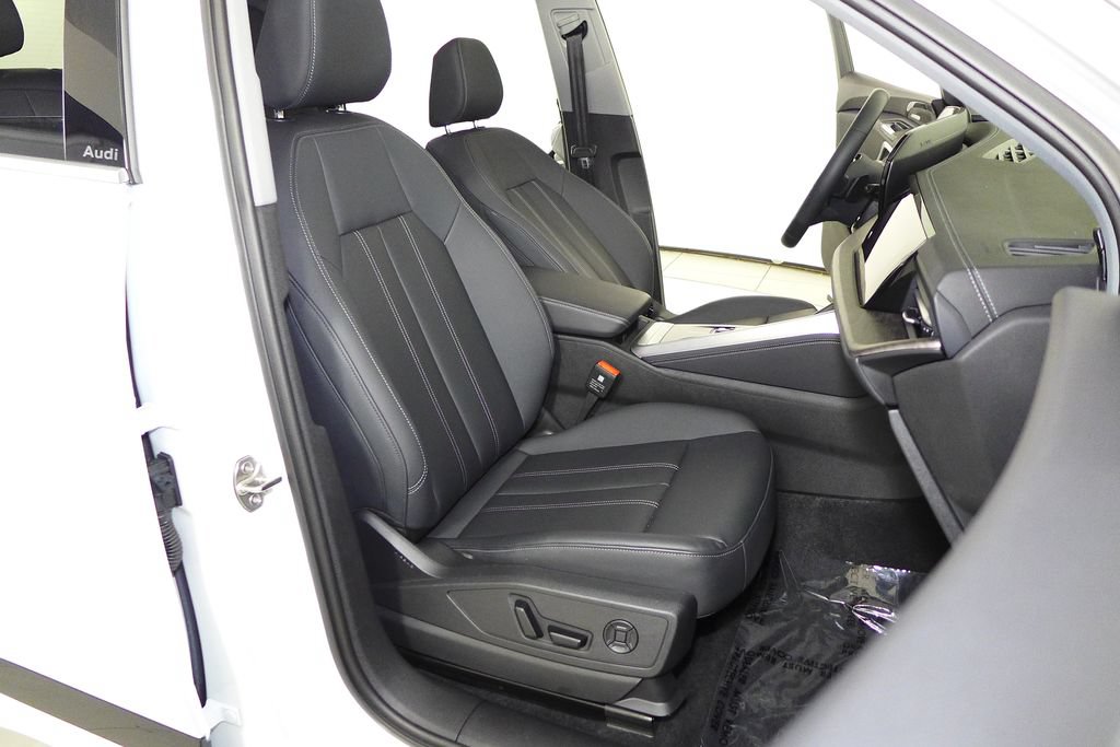 Used 2025 Audi Q5 Premium Plus w/ Premium Plus AWD/4WD image 19