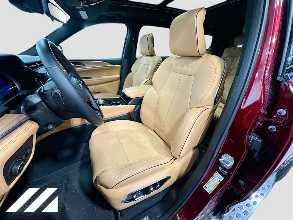 Used 2026 Jeep Grand Cherokee L Summit w/ Advanced Protech Group IV AWD/4WD image 25