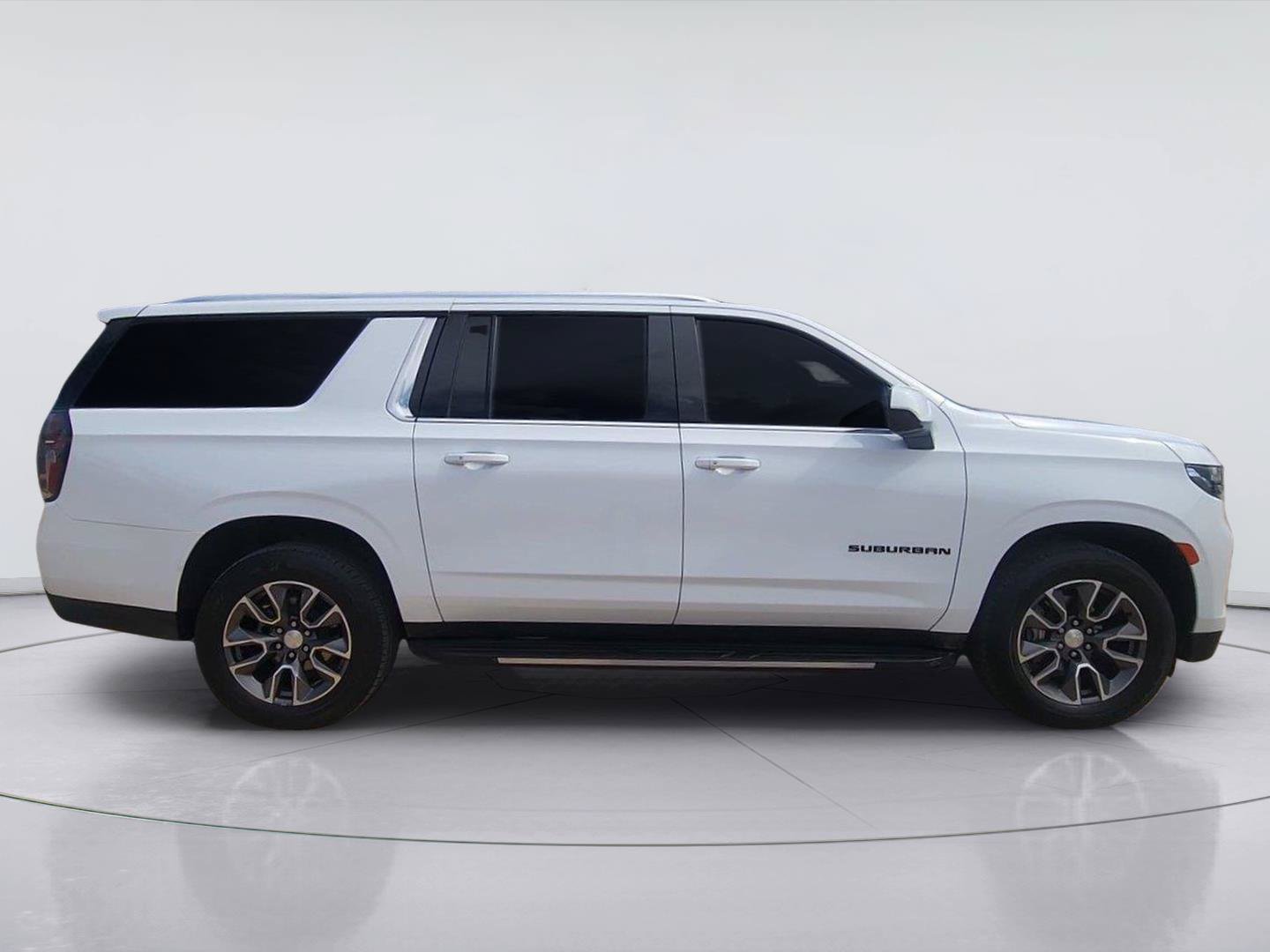 Certified 2023 Chevrolet Suburban LT AWD/4WD image 9