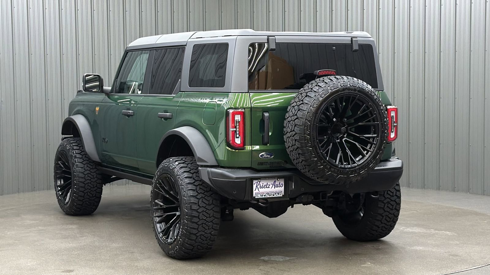 Used 2025 Ford Bronco Badlands image 3