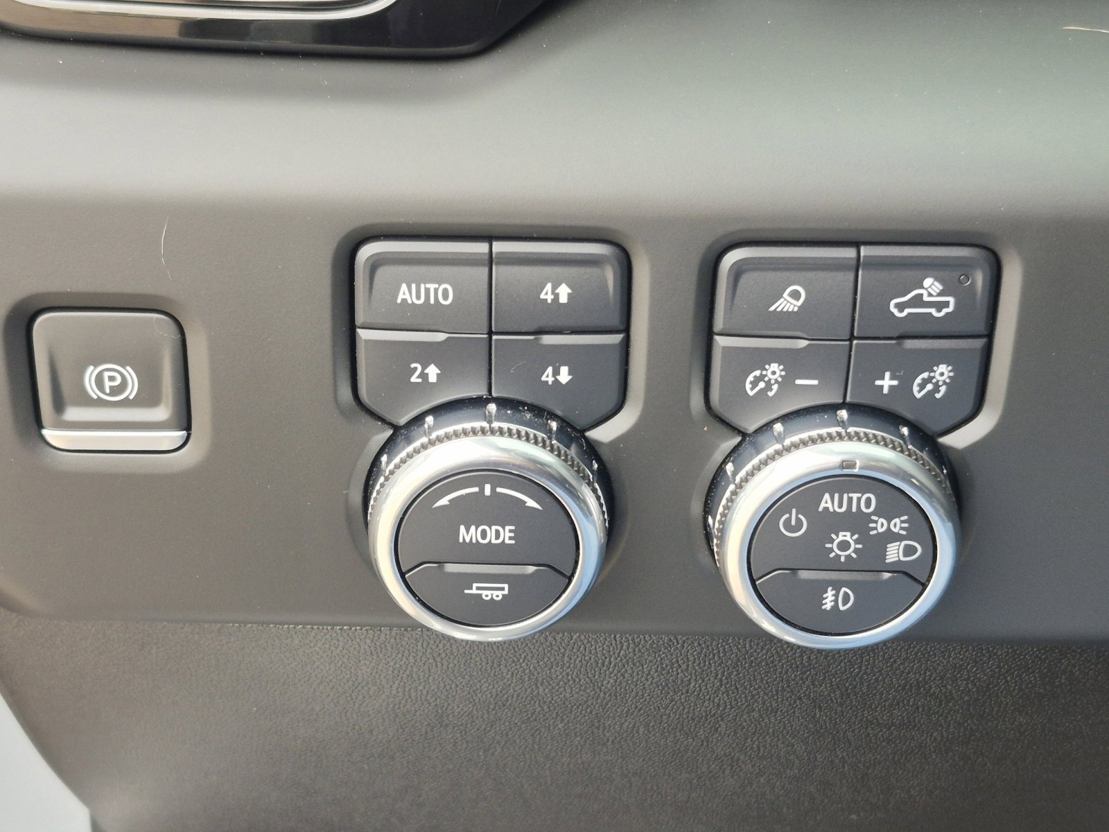 Used 2024 GMC Sierra 2500 AT4 w/ AT4 Premium Plus Package image 39