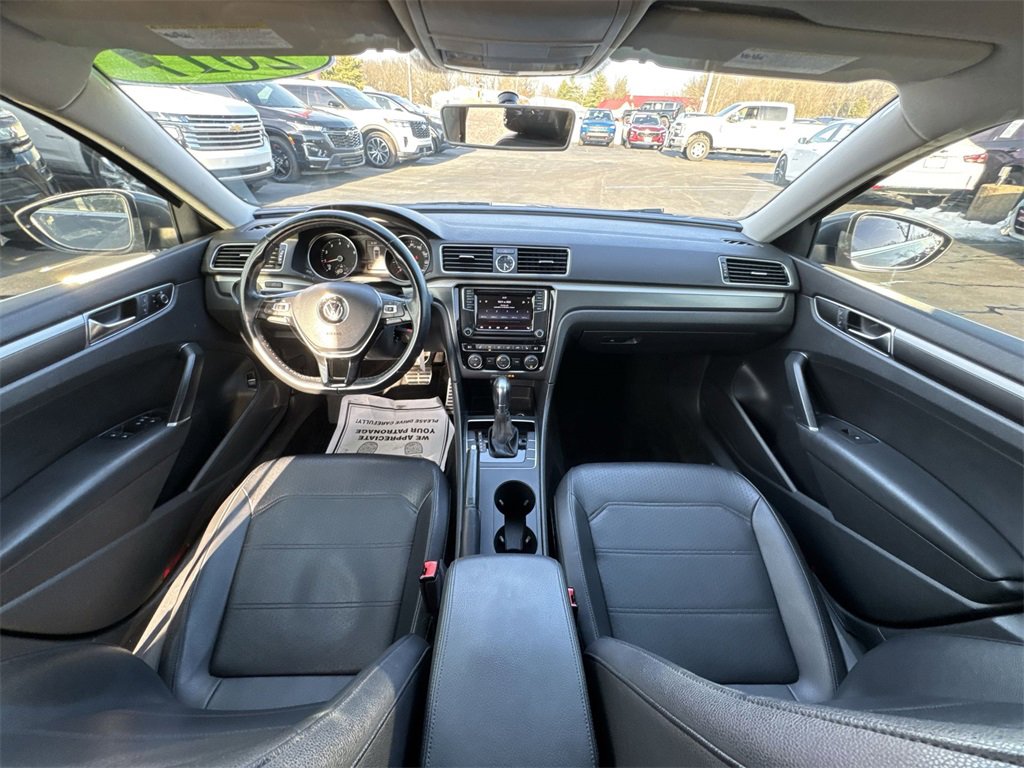 Used 2017 Volkswagen Passat 1.8T R-Line image 20