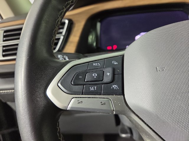 Used 2024 Volkswagen Atlas SE AWD/4WD image 23
