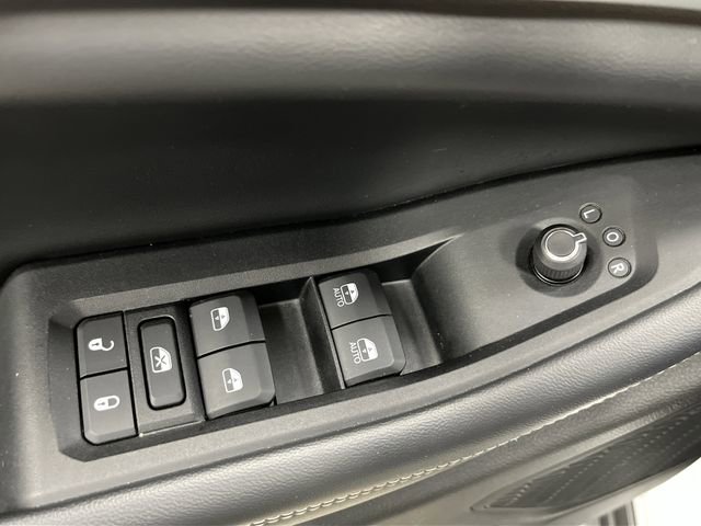 Used 2023 Jeep Grand Cherokee Limited w/ Luxury Tech Group II image 28