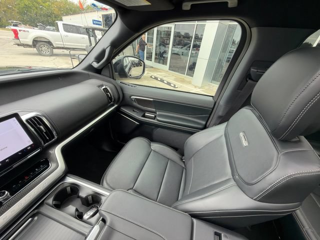 Used 2026 Ford Expedition Max Platinum w/ Stealth Performance Package AWD/4WD image 31
