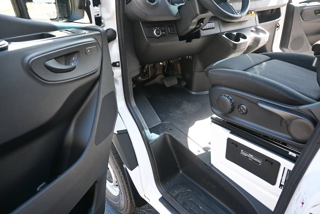 Used 2026 Mercedes-Benz Sprinter 2500 image 7