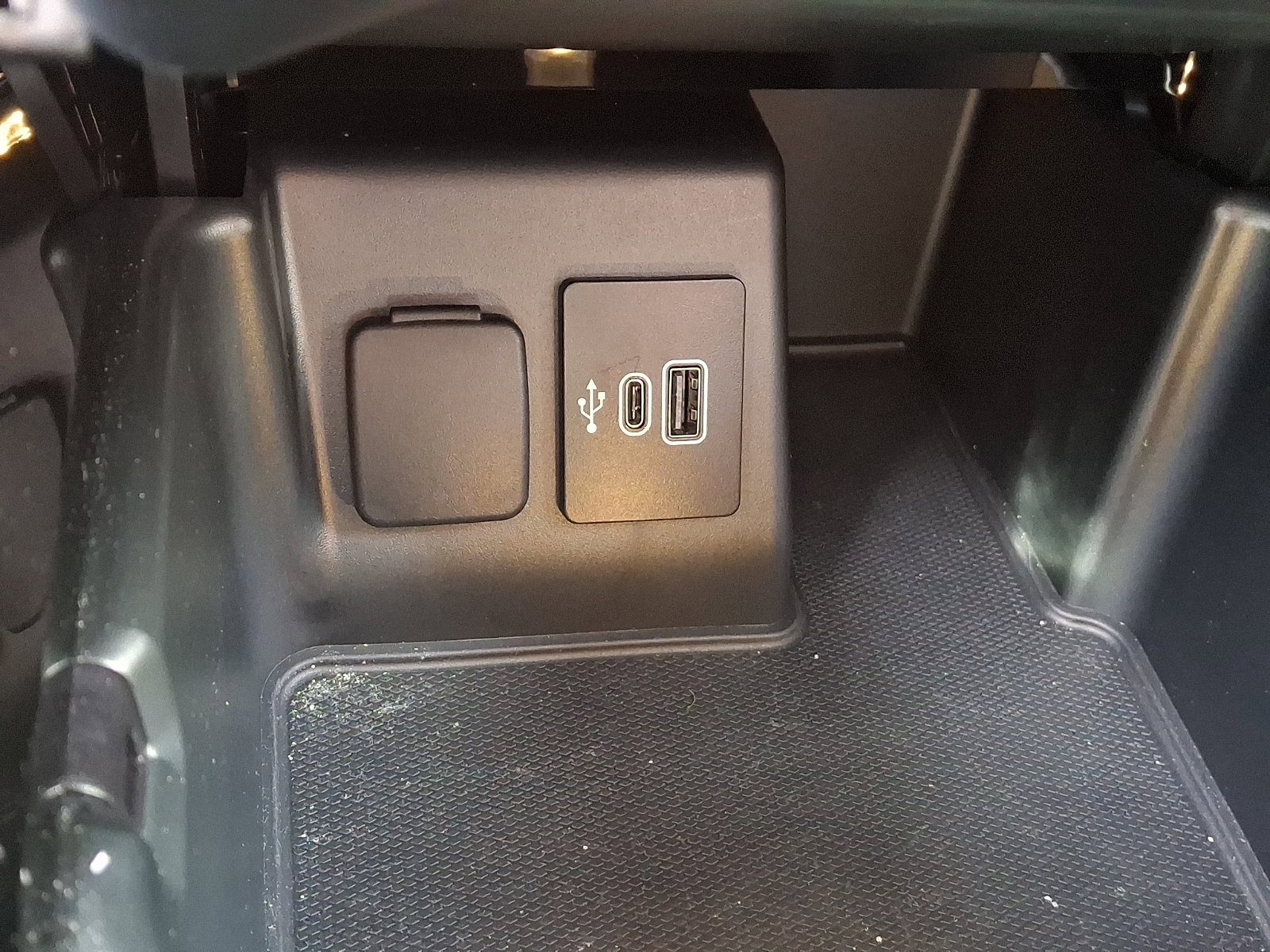 Certified 2025 Ford Explorer Platinum w/ LUX Leather Package image 25