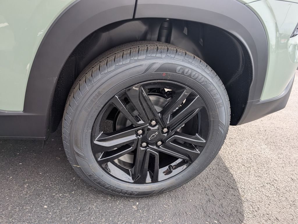 New 2026 Chevrolet Trax ACTIV w/ Sunroof Package FWD image 24