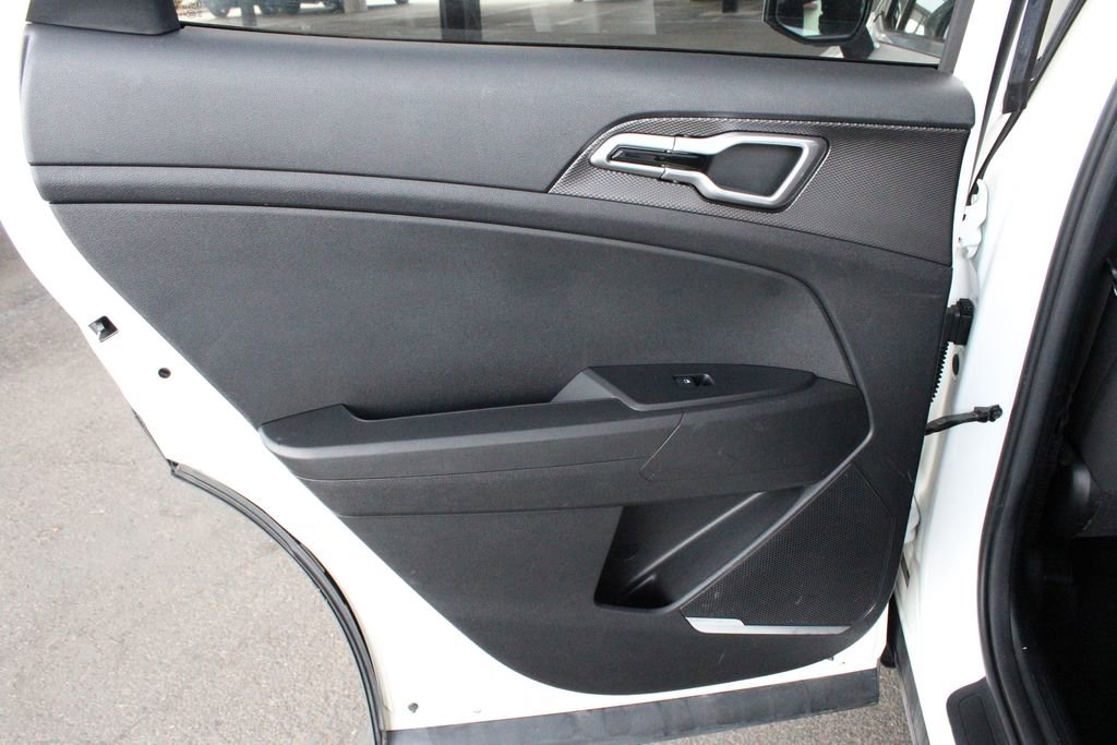 Used 2023 Kia Sportage LX image 45