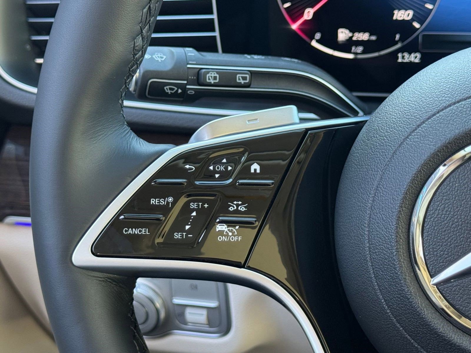 New 2026 Mercedes-Benz GLE 450 4MATIC image 17