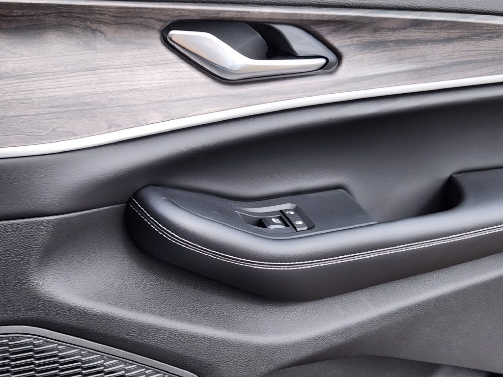 New 2026 Jeep Grand Cherokee Altitude AWD/4WD image 13