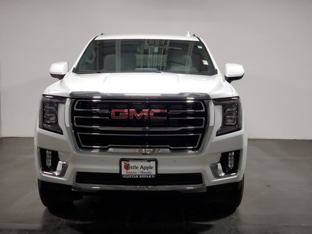 Used 2024 GMC Yukon SLT AWD/4WD image 3