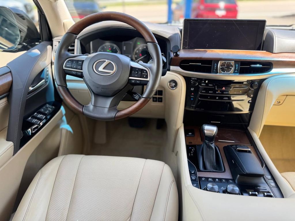 Used 2021 Lexus LX 570 4WD w/ Luxury Package image 20