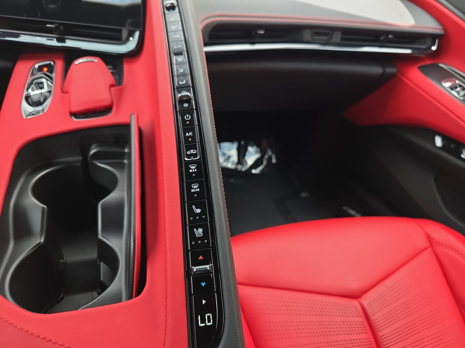 Used 2024 Chevrolet Corvette Stingray Preferred Cpe w/ Z51 Performance Package RWD image 21