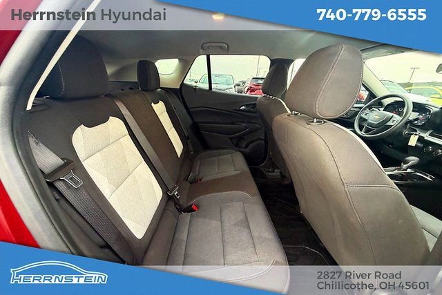 Used 2025 Chevrolet Trax LS w/ LS Convenience Package image 22