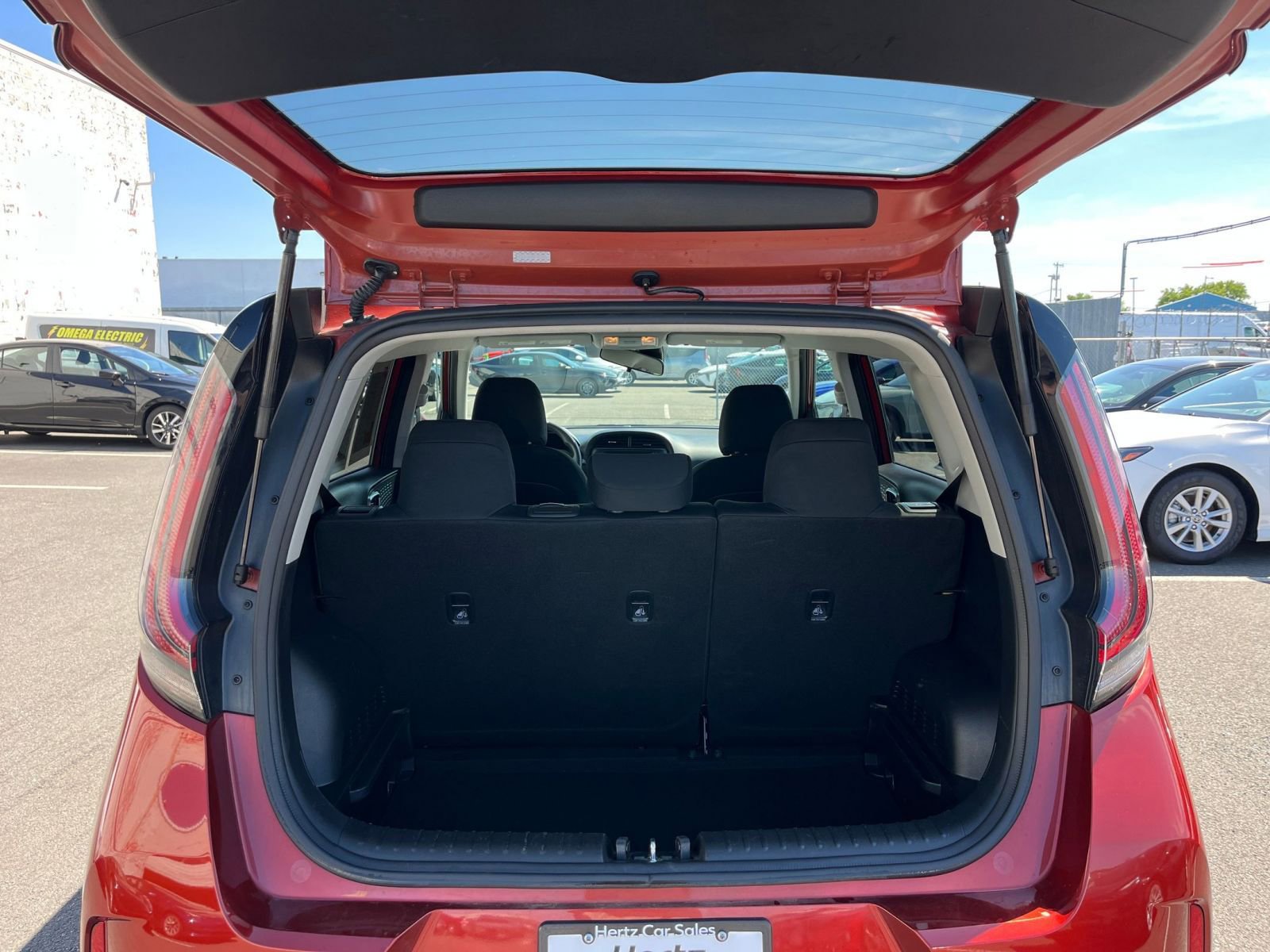 Used 2025 Kia Soul LX w/ LX Technology Package FWD image 29