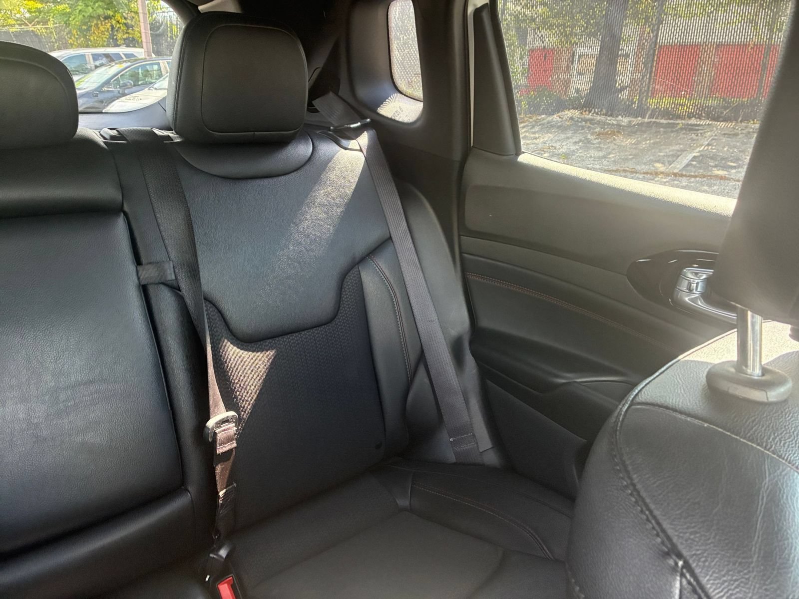 Used 2025 Jeep Compass Trailhawk AWD/4WD image 32