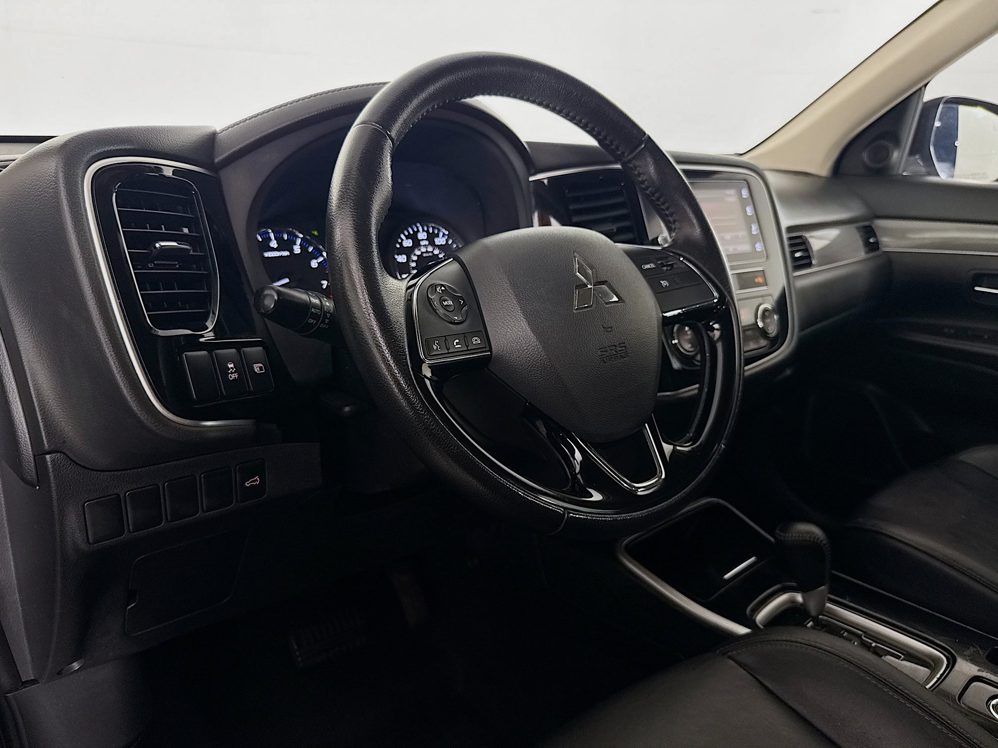 Used 2019 Mitsubishi Outlander SEL AWD/4WD image 21
