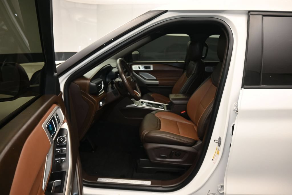 Used 2021 Ford Explorer King Ranch w/ Premium Technology Package AWD/4WD image 11