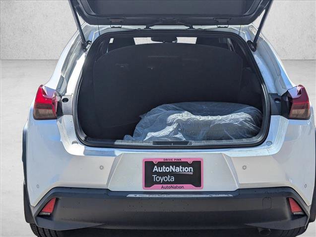 Used 2022 Lexus UX 200 w/ Accessory Package (Z2) FWD image 7